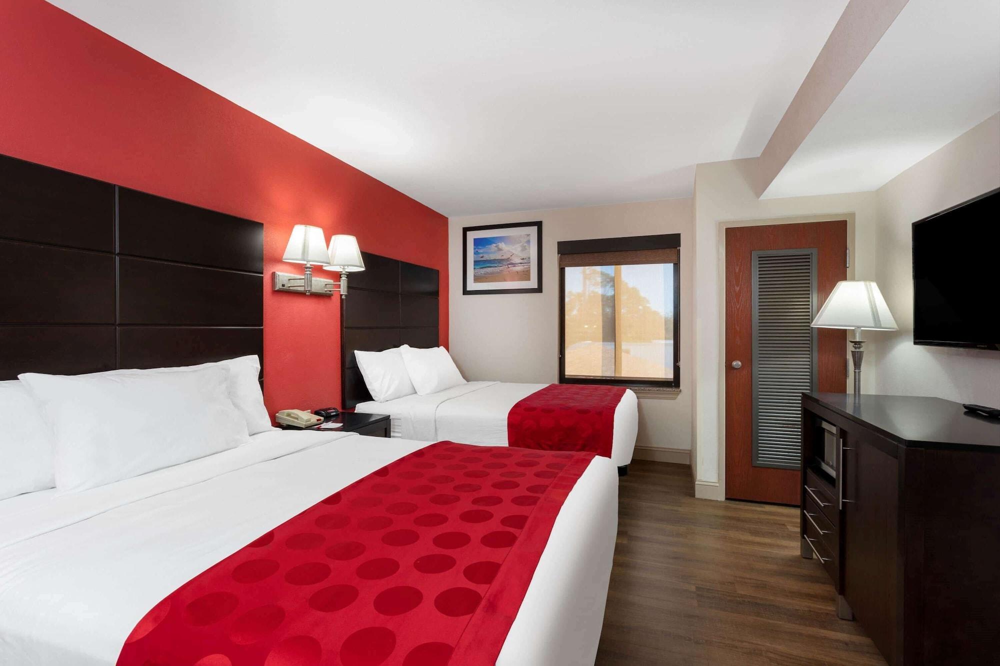 Ramada By Wyndham Panama City Exterior photo