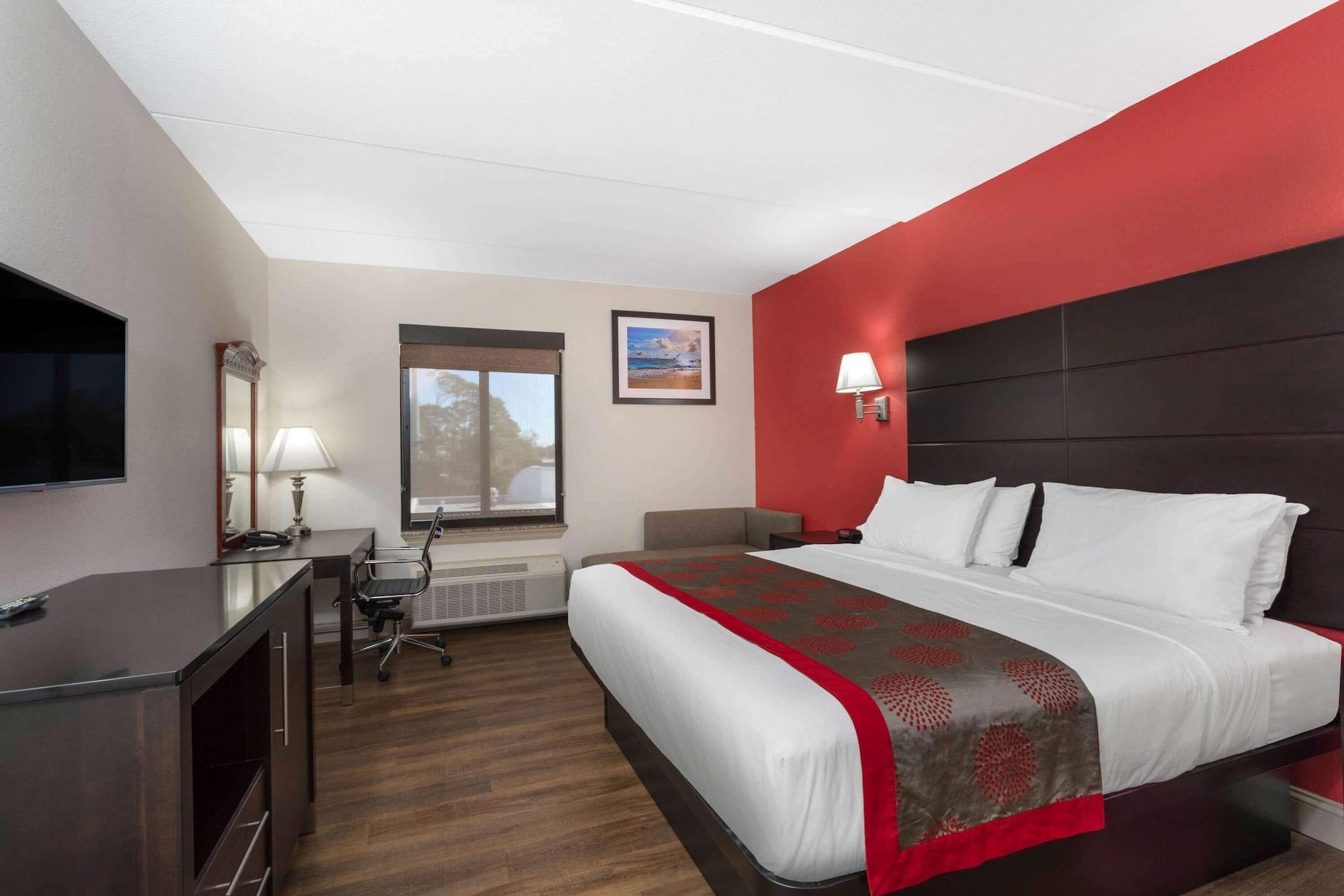Ramada By Wyndham Panama City Exterior photo