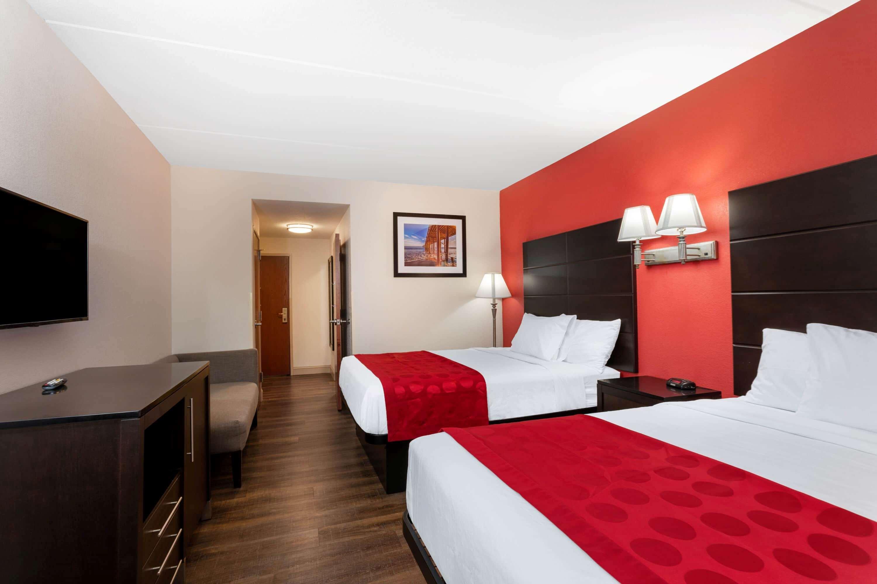 Ramada By Wyndham Panama City Exterior photo