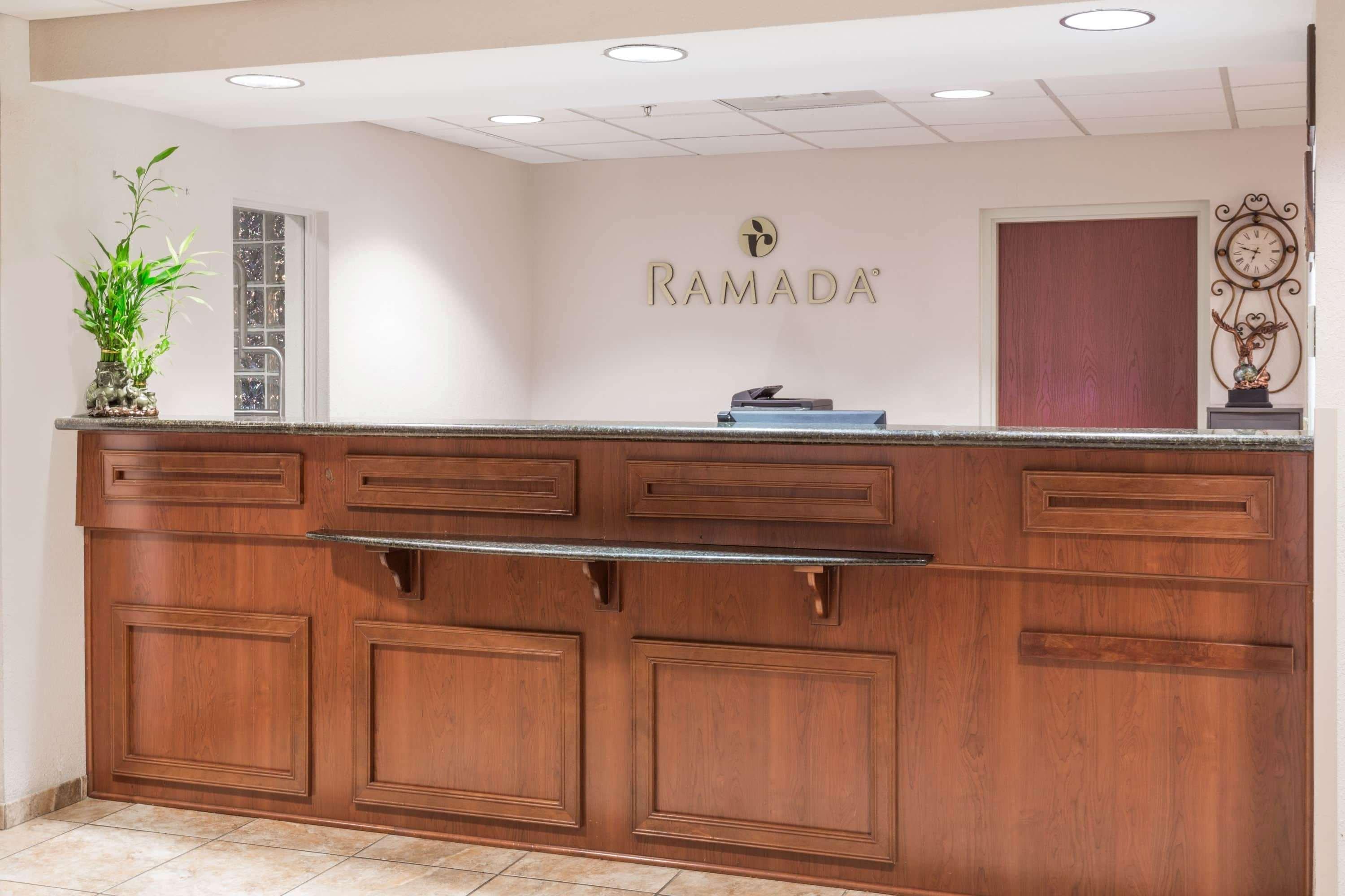 Ramada By Wyndham Panama City Exterior photo