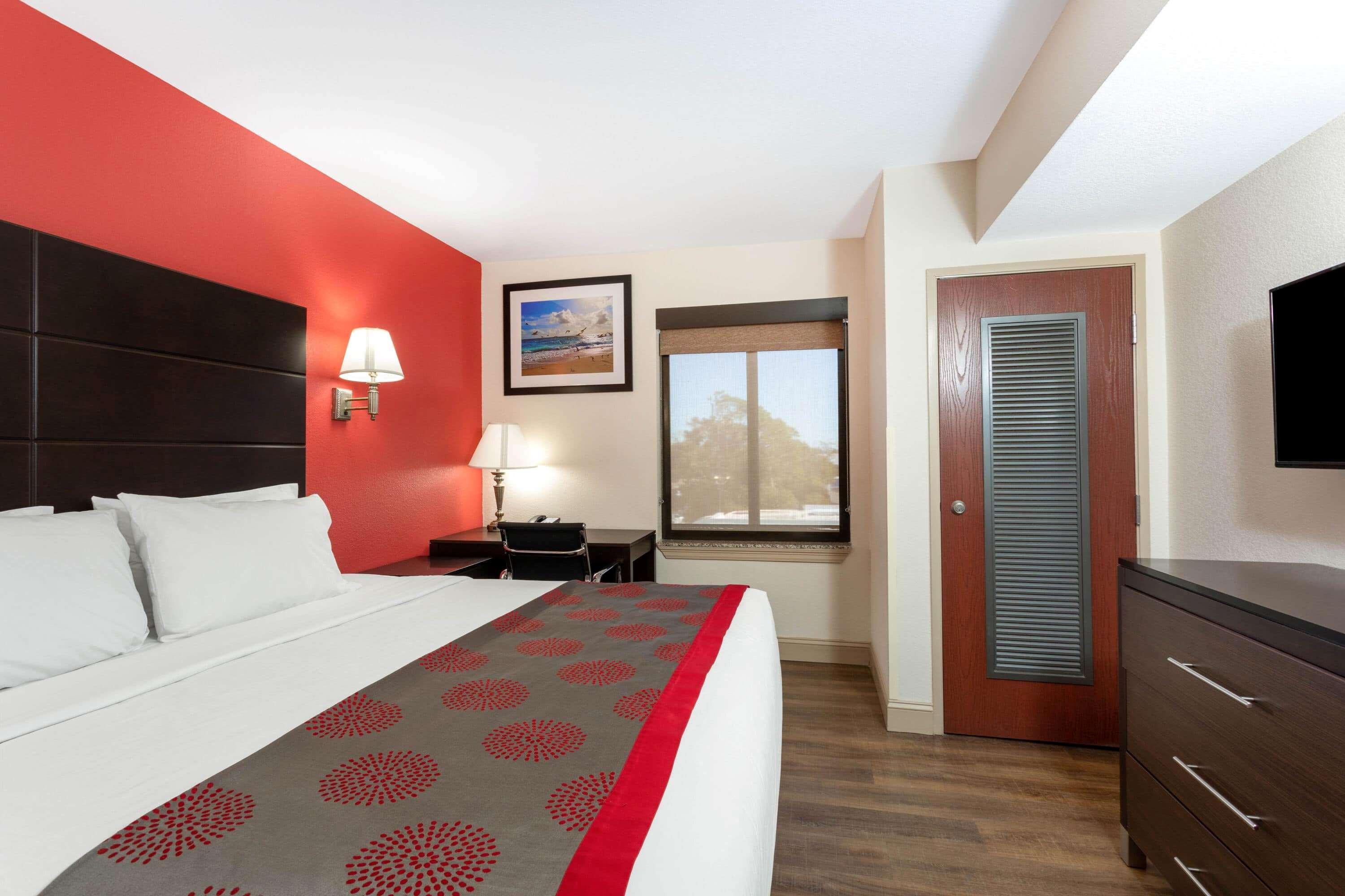 Ramada By Wyndham Panama City Exterior photo
