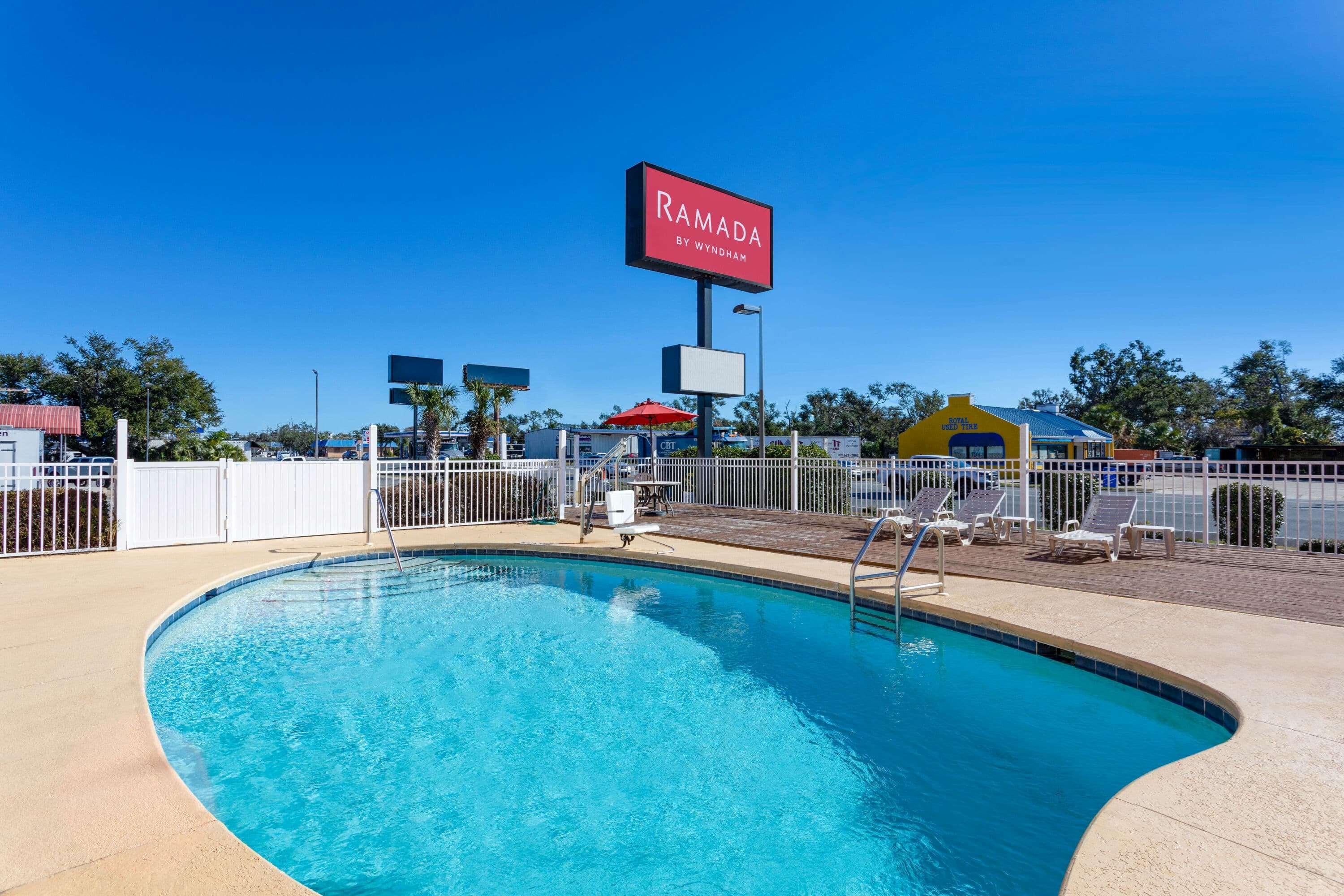 Ramada By Wyndham Panama City Exterior photo