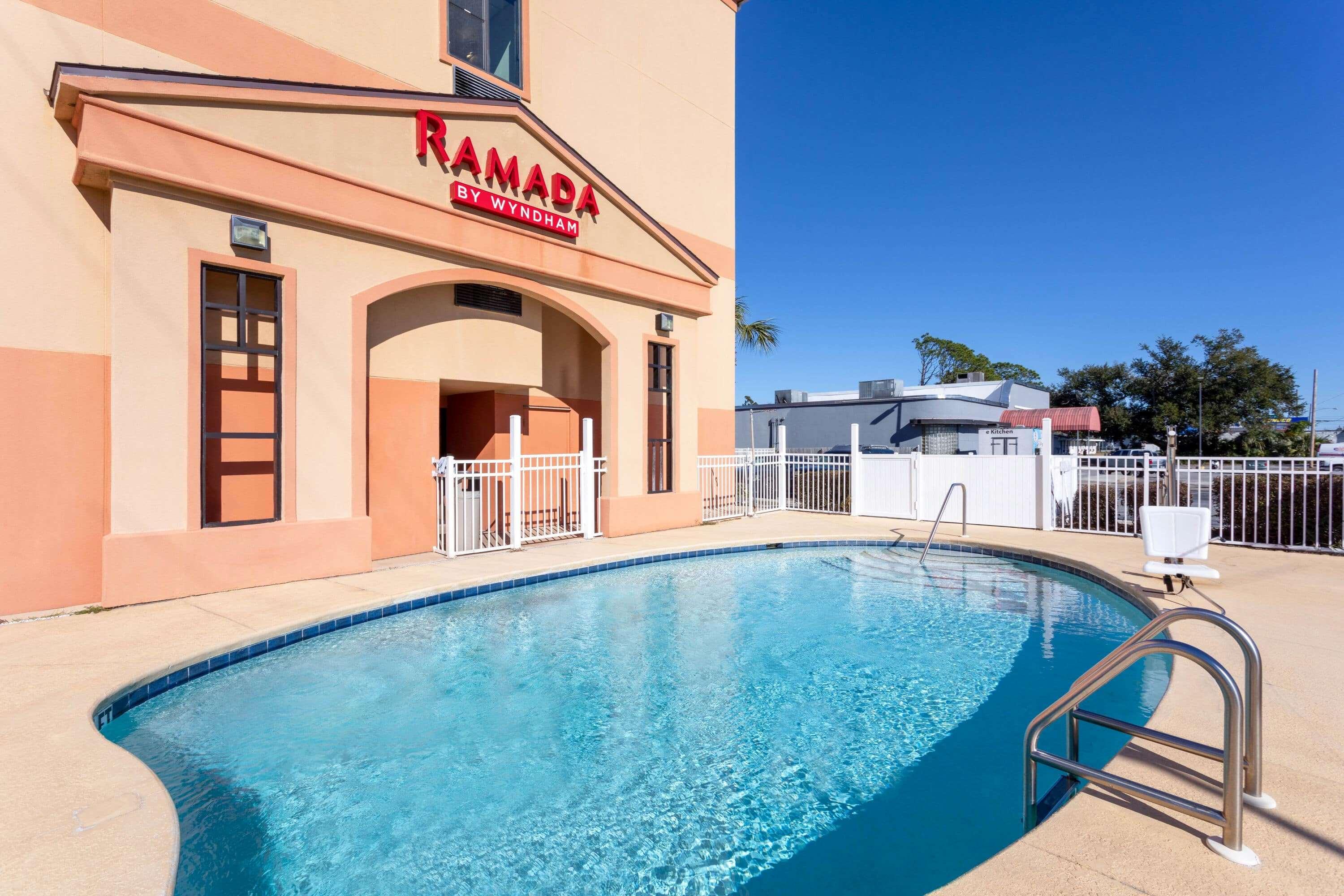 Ramada By Wyndham Panama City Exterior photo