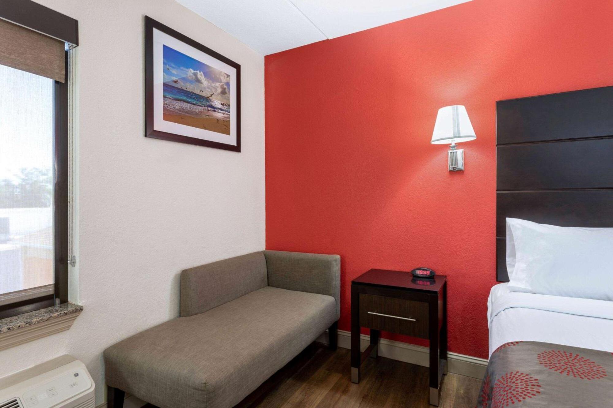 Ramada By Wyndham Panama City Exterior photo